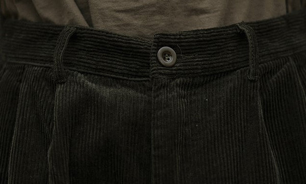 Corduroy rough tapered pants [IR673]