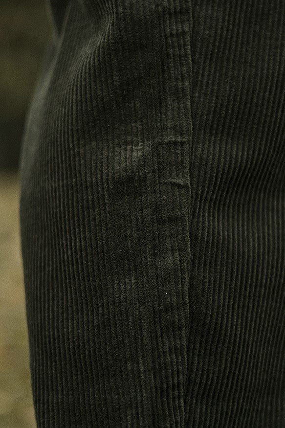 Corduroy rough tapered pants [IR673]